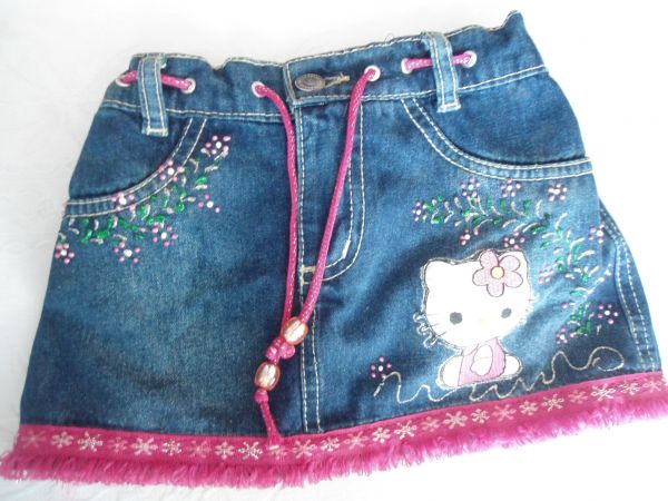 SAIA JEANS BORDADA HELLO KITTY